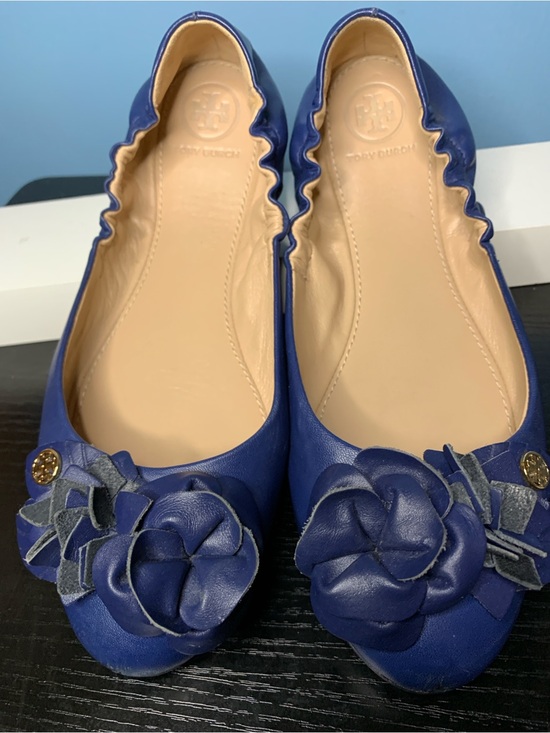 Tory Burch Shoes - Tory Burch Royal Blue Leather Camellia Ballet Flats